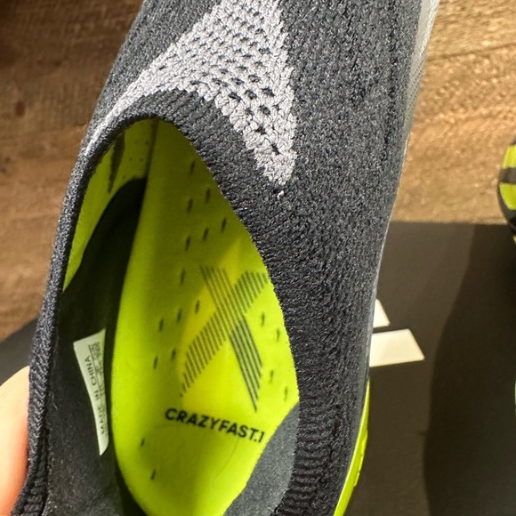 Athletic_Shoes